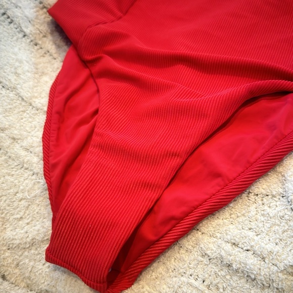 BEACH RIOT SYDNEY ONE PIECE BLACK - Picture 3 of 6